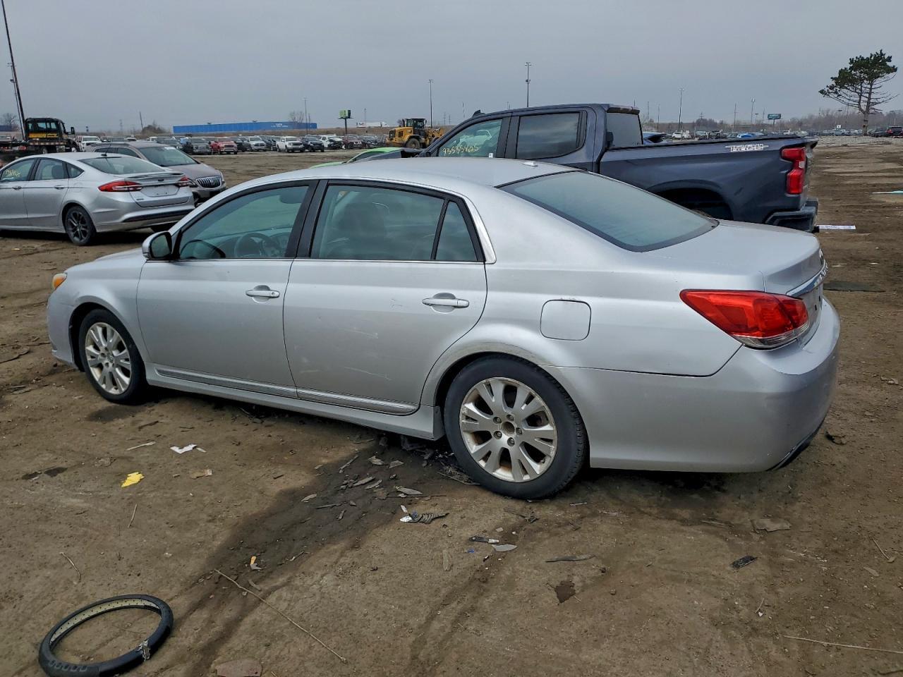 2011 TOYOTA Avalon