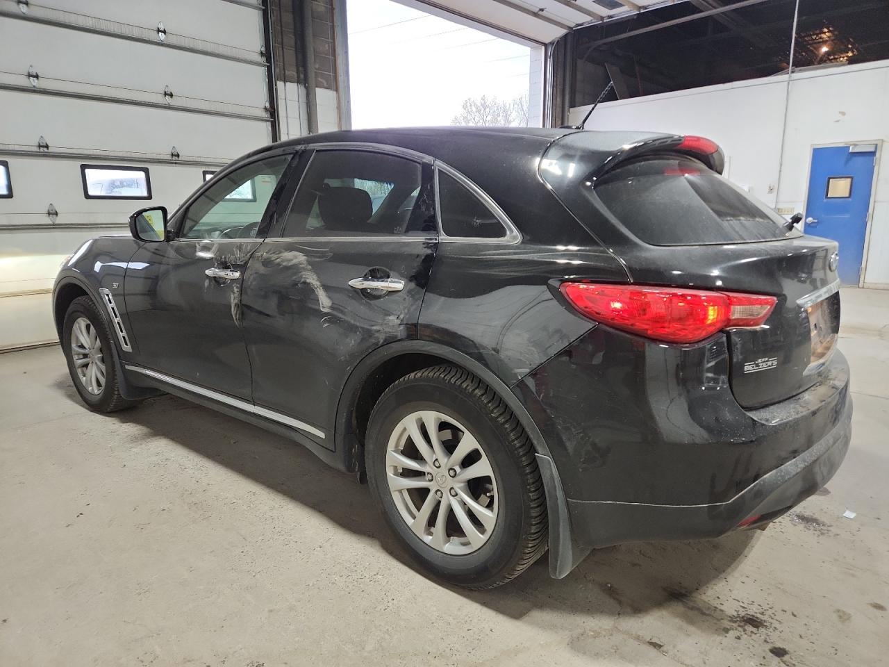 2017 INFINITI QX70
