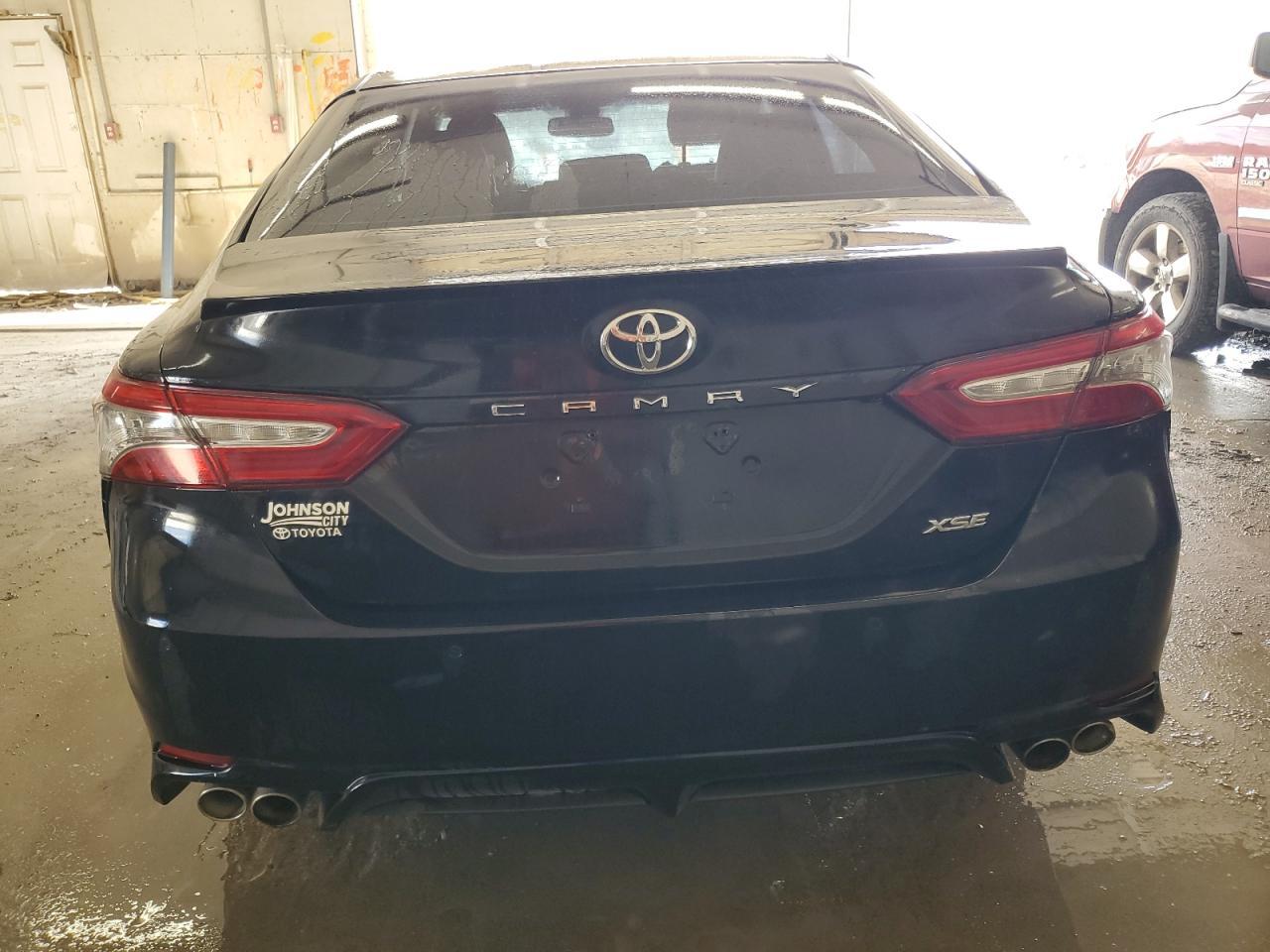 2018 TOYOTA CAMRY