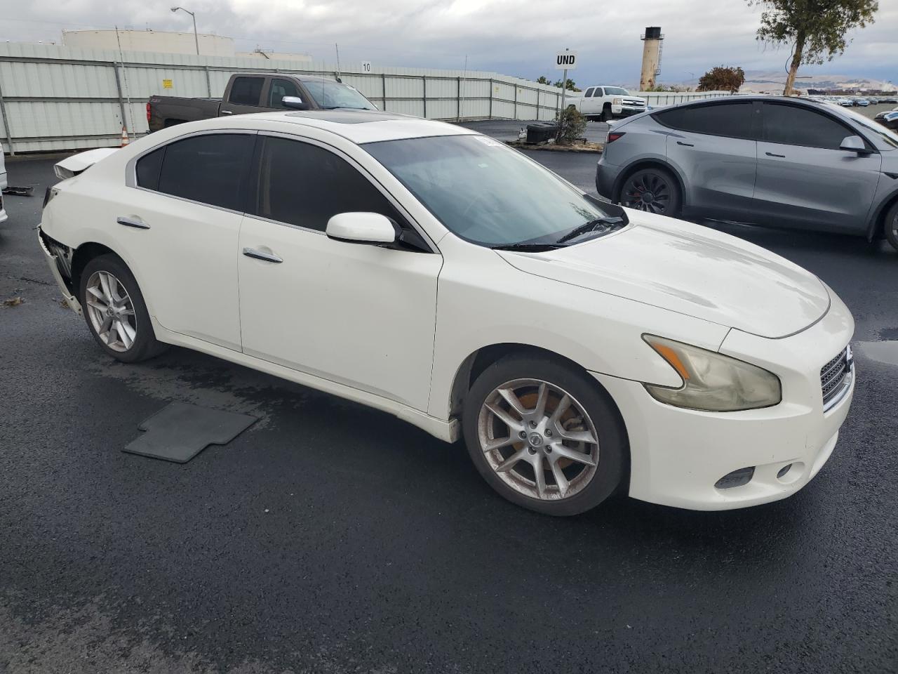 2011 NISSAN Maxima