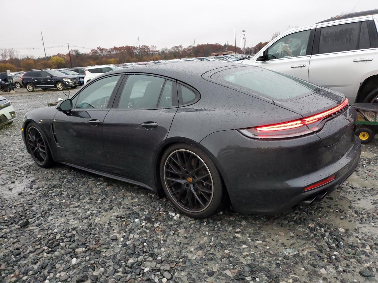2023 PORSCHE Panamera