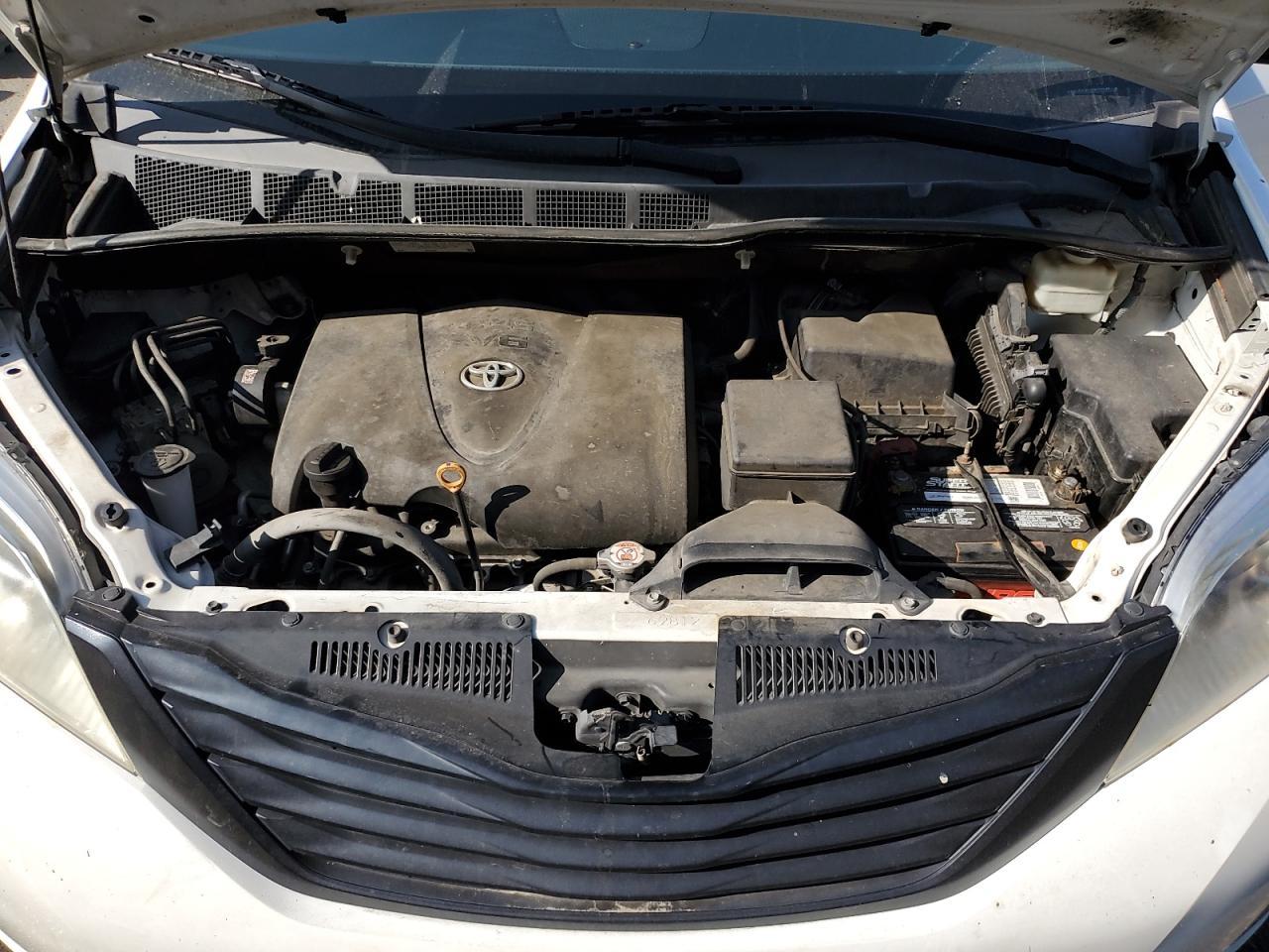 2017 TOYOTA SIENNA