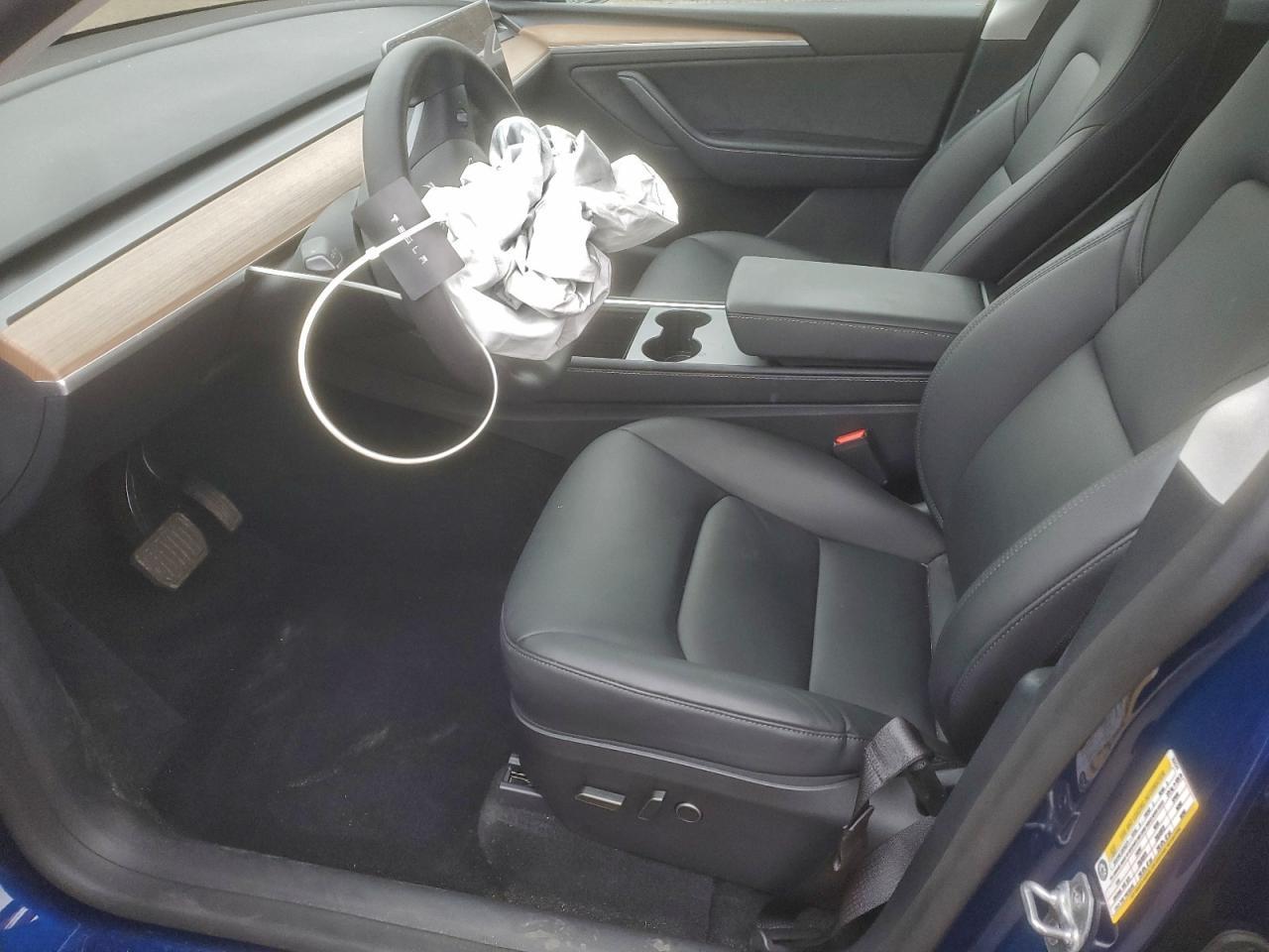 2025 TESLA MODEL Y