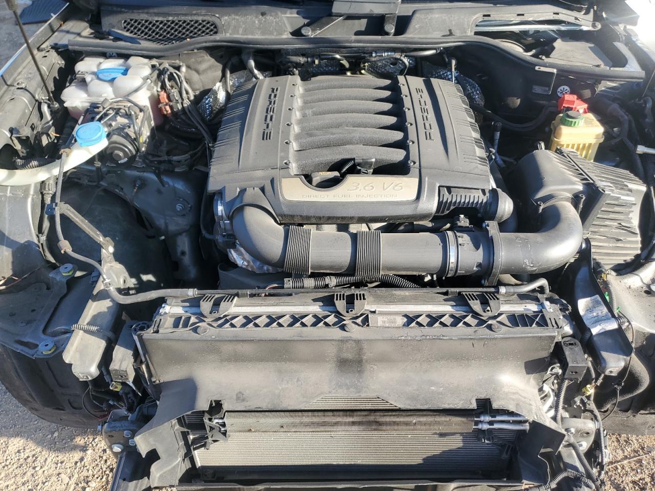 2018 PORSCHE CAYENNE