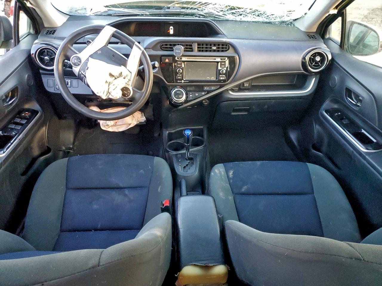 2015 TOYOTA Prius c