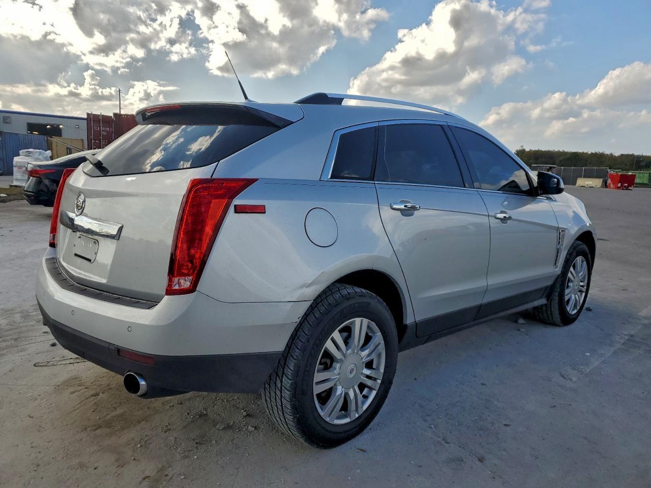 2010 CADILLAC SRX