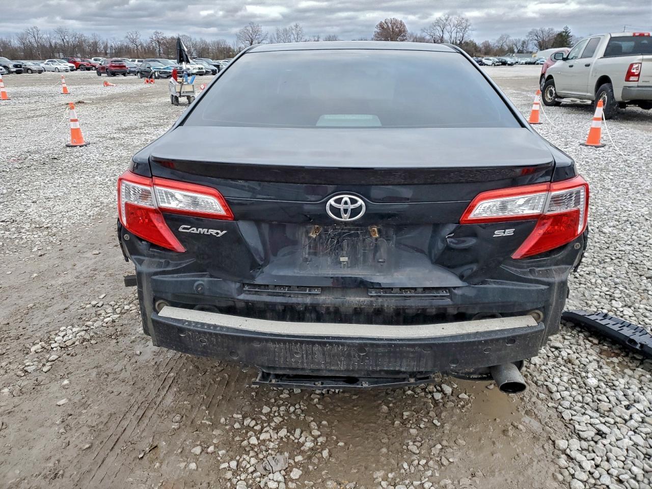2014 TOYOTA CAMRY