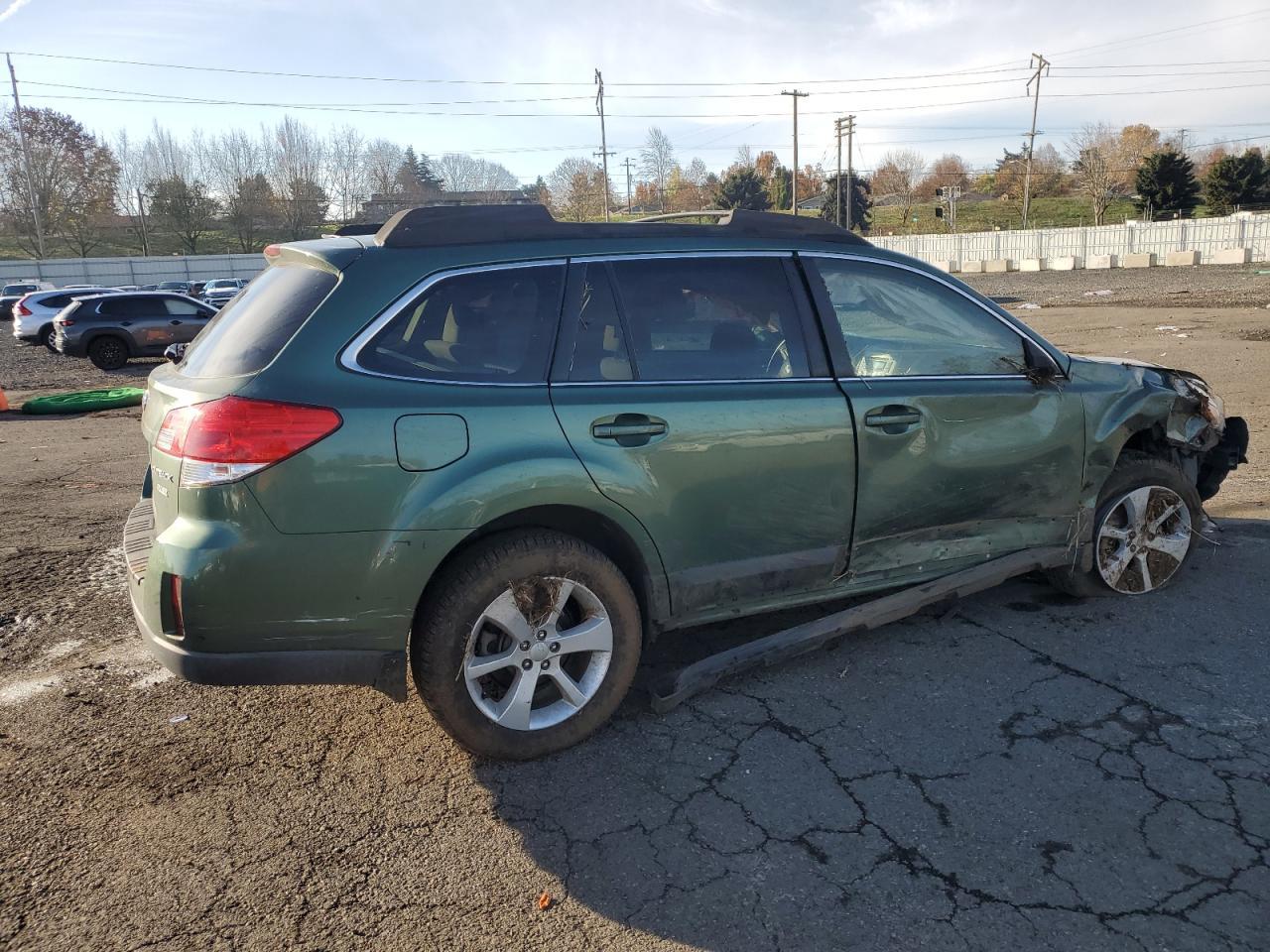 2013 SUBARU Outback