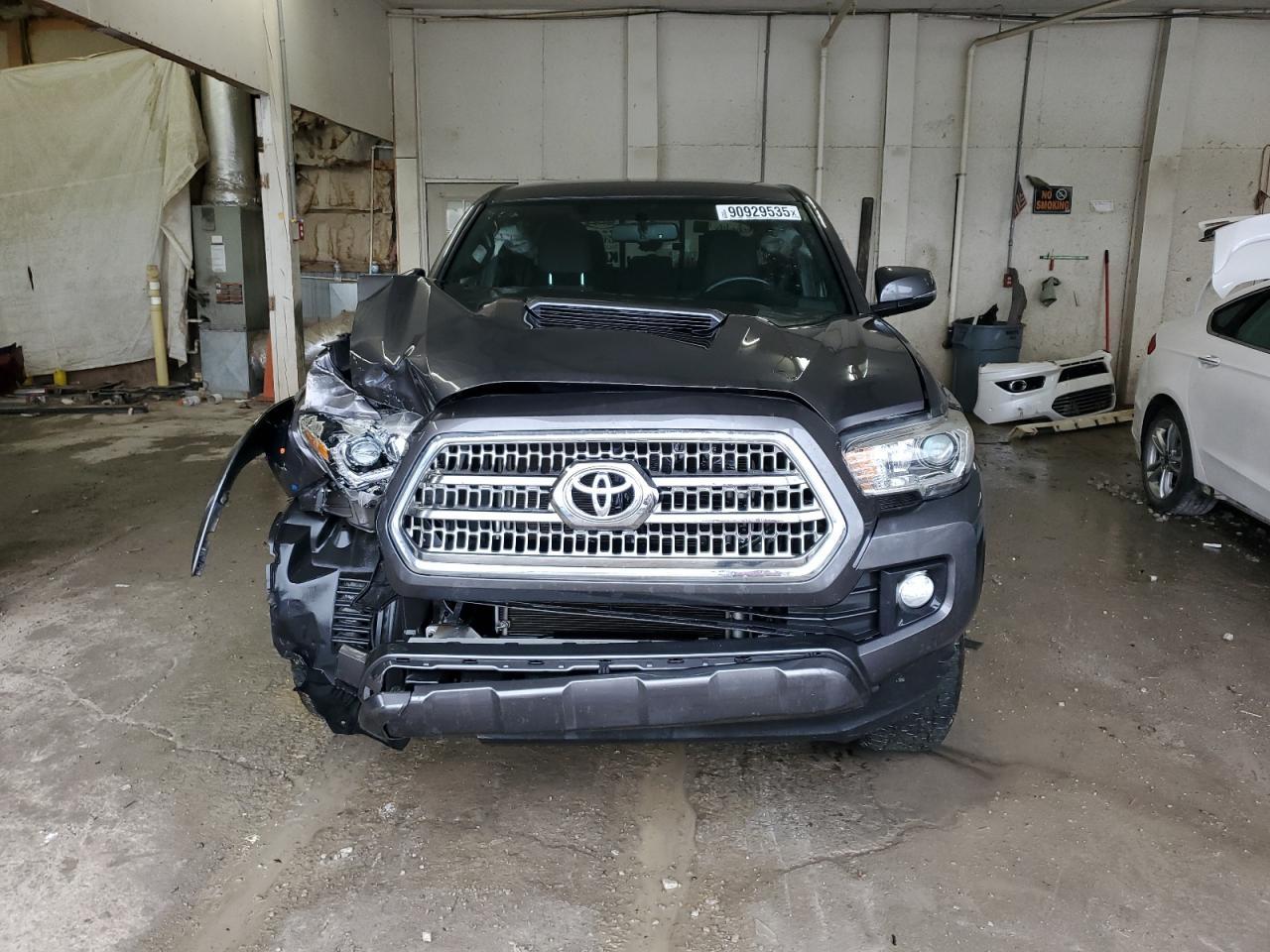 2016 TOYOTA TACOMA