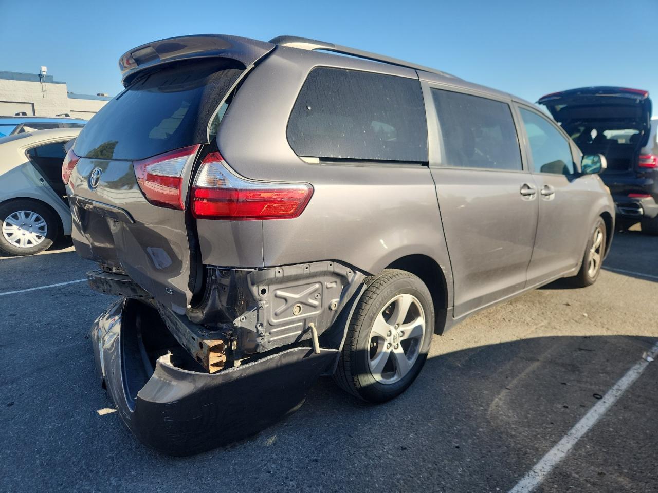 2015 TOYOTA SIENNA