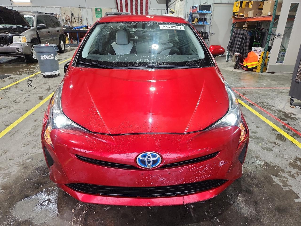 2016 TOYOTA PRIUS