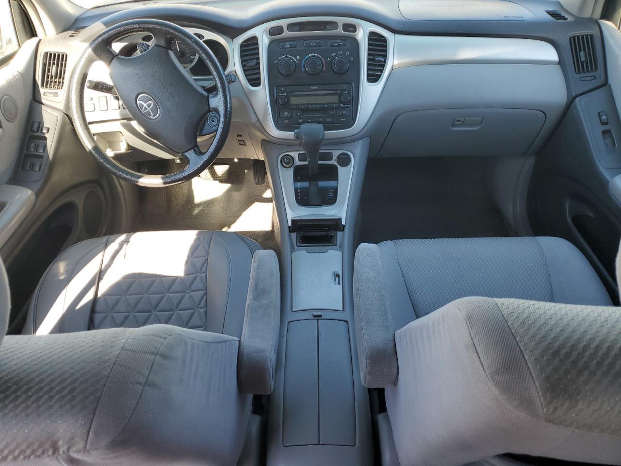 2004 TOYOTA HIGHLANDER