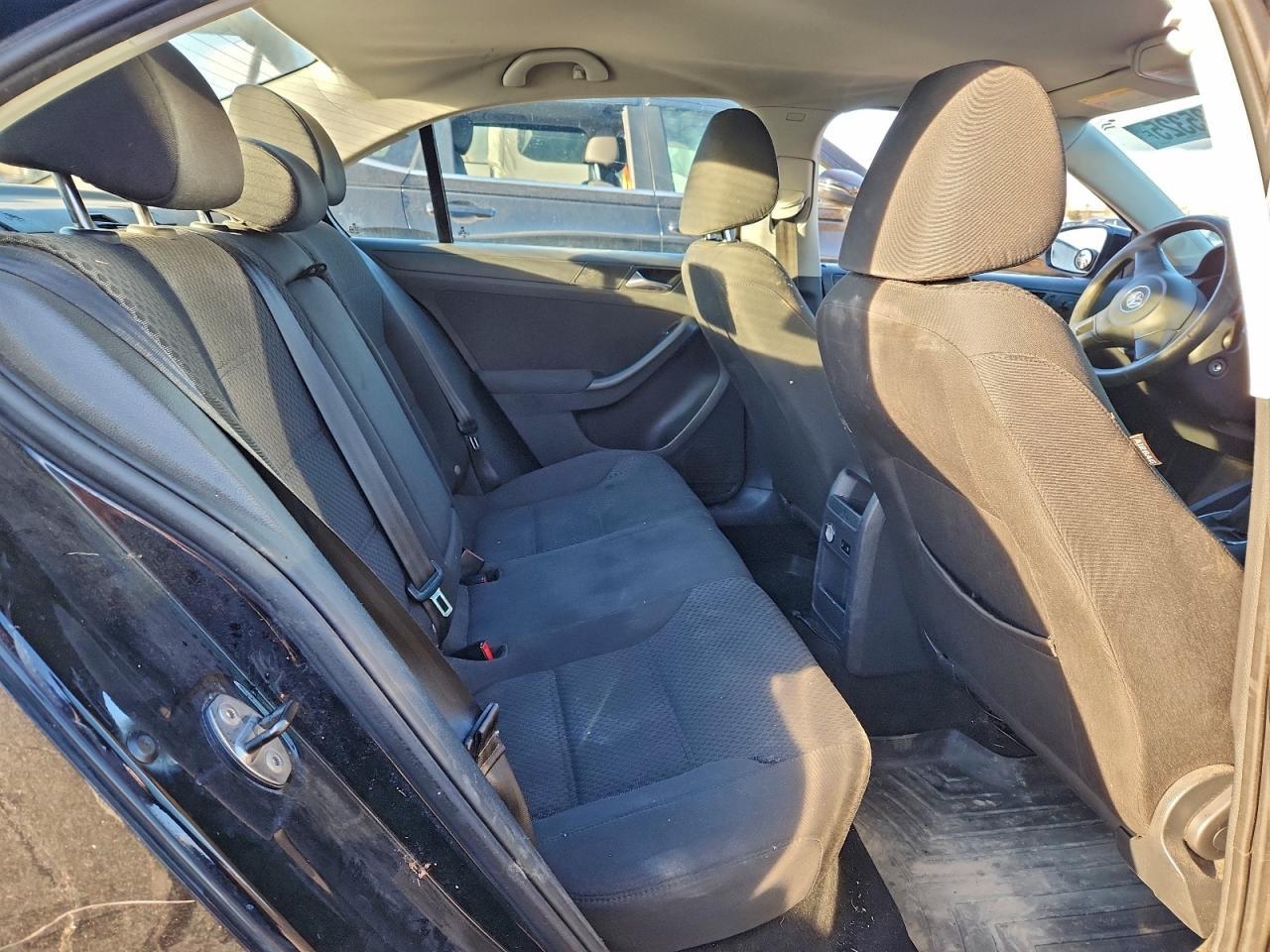 2011 VOLKSWAGEN JETTA