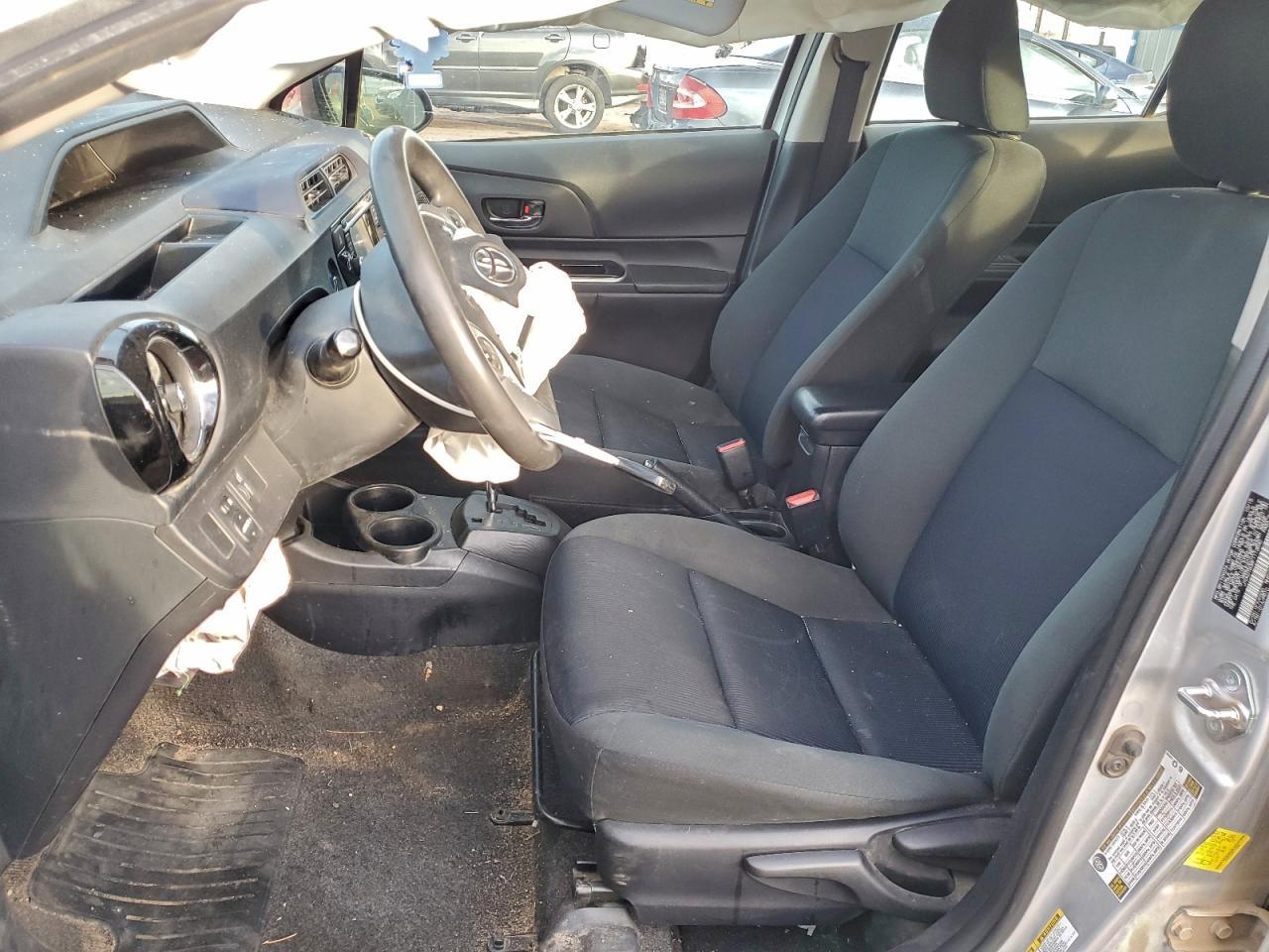 2015 TOYOTA Prius c