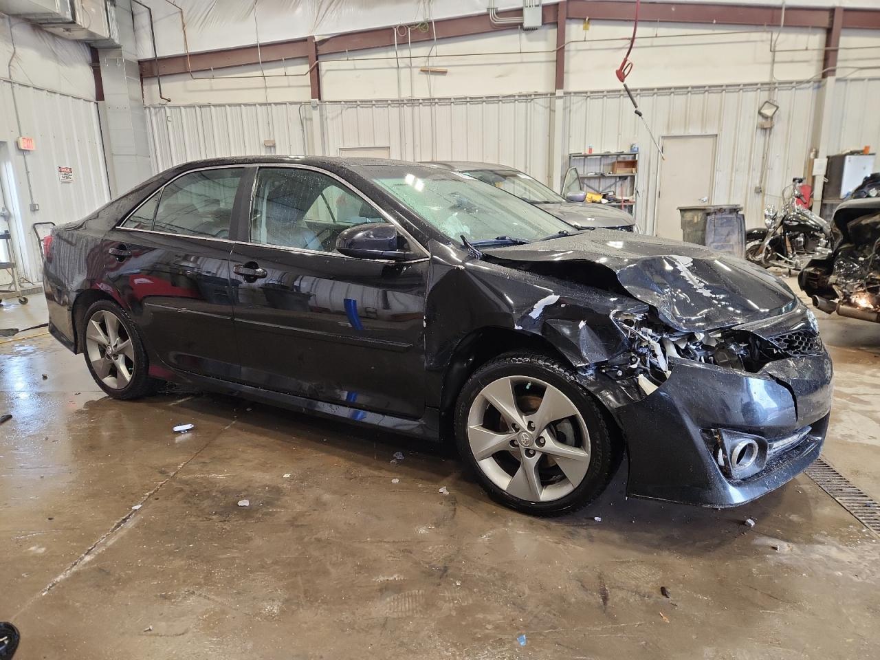 2014 TOYOTA CAMRY