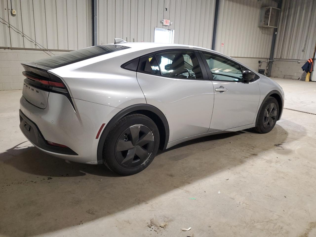 2024 TOYOTA PRIUS