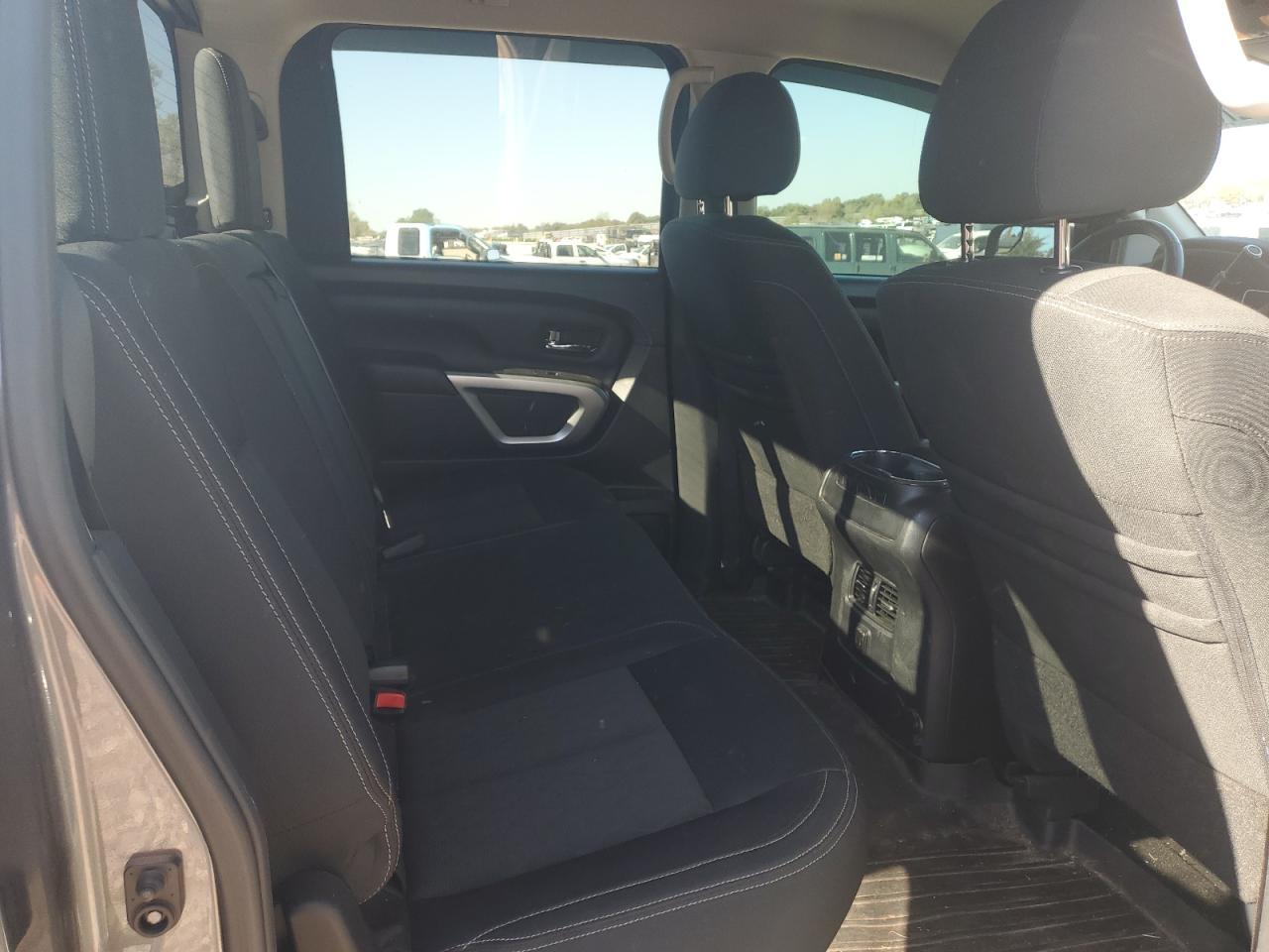 2017 NISSAN Titan