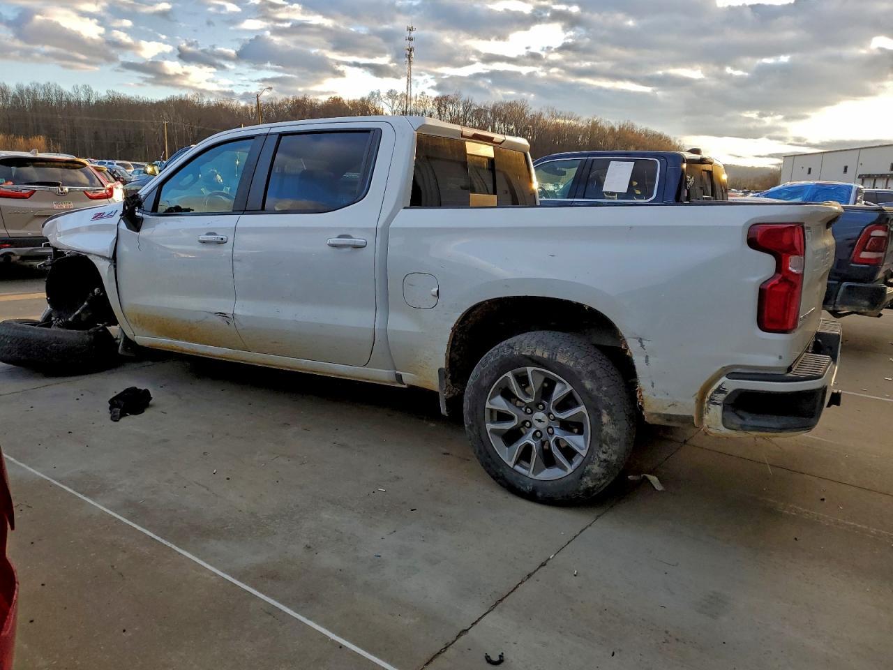2021 CHEVROLET Silverado