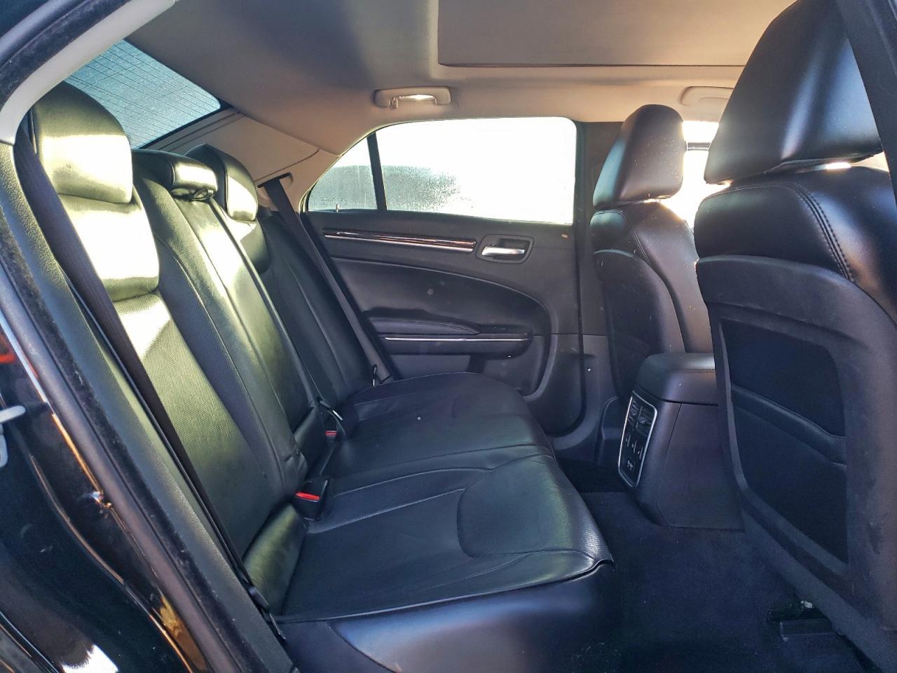 2016 CHRYSLER 300
