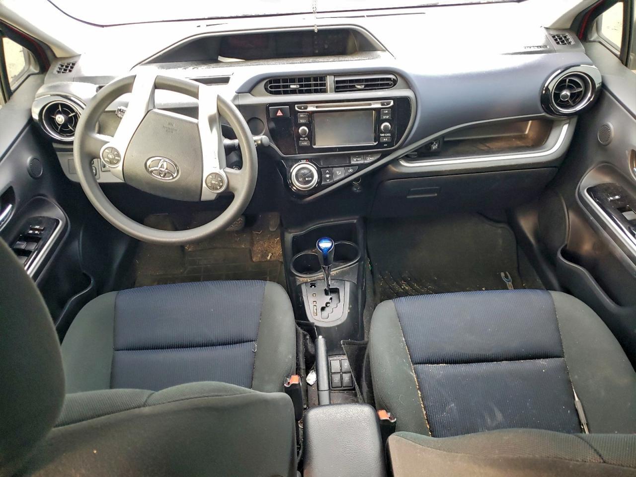 2015 TOYOTA Prius c