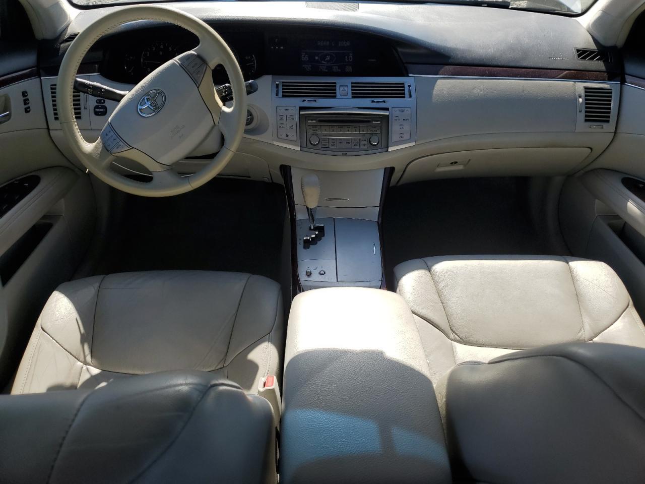 2010 TOYOTA Avalon