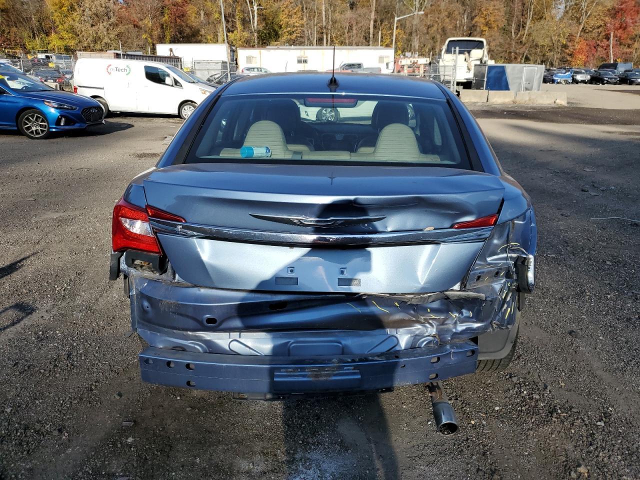 2011 CHRYSLER 200