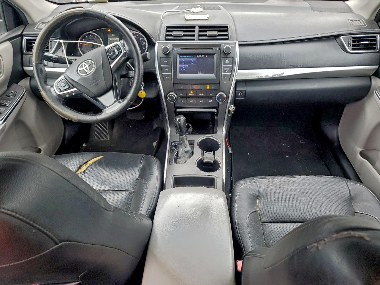 2016 TOYOTA CAMRY