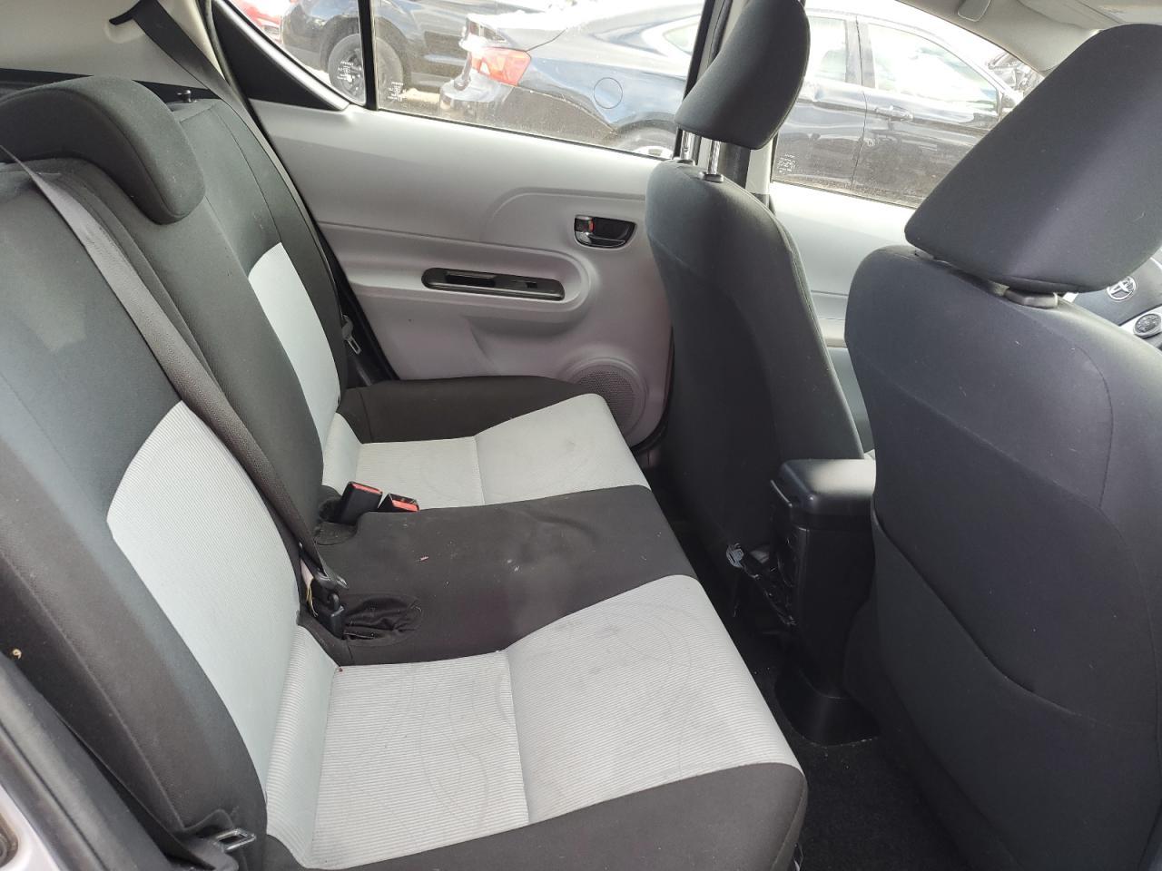 2013 TOYOTA Prius c