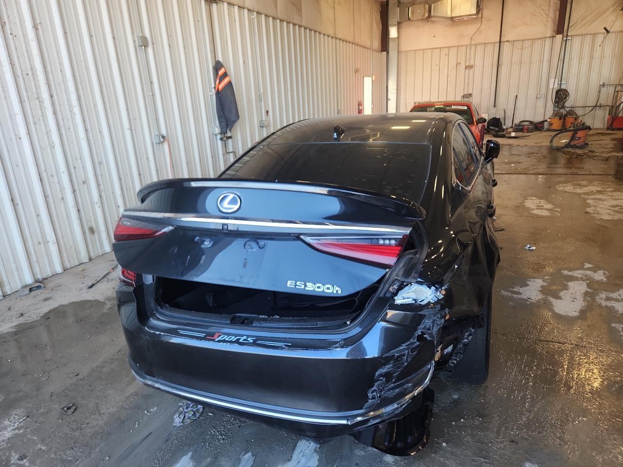 2021 LEXUS ES 300H