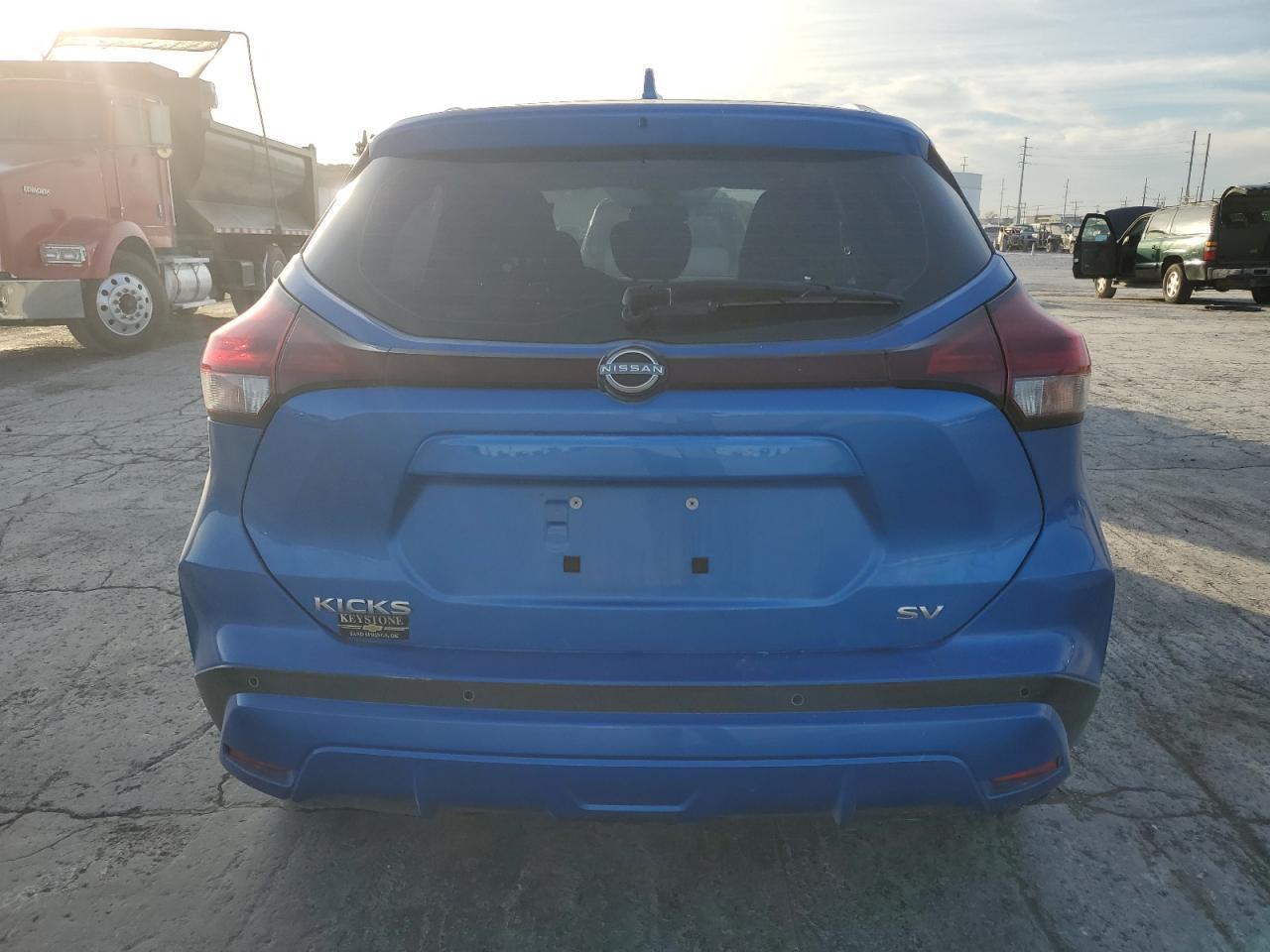 2022 NISSAN KICKS