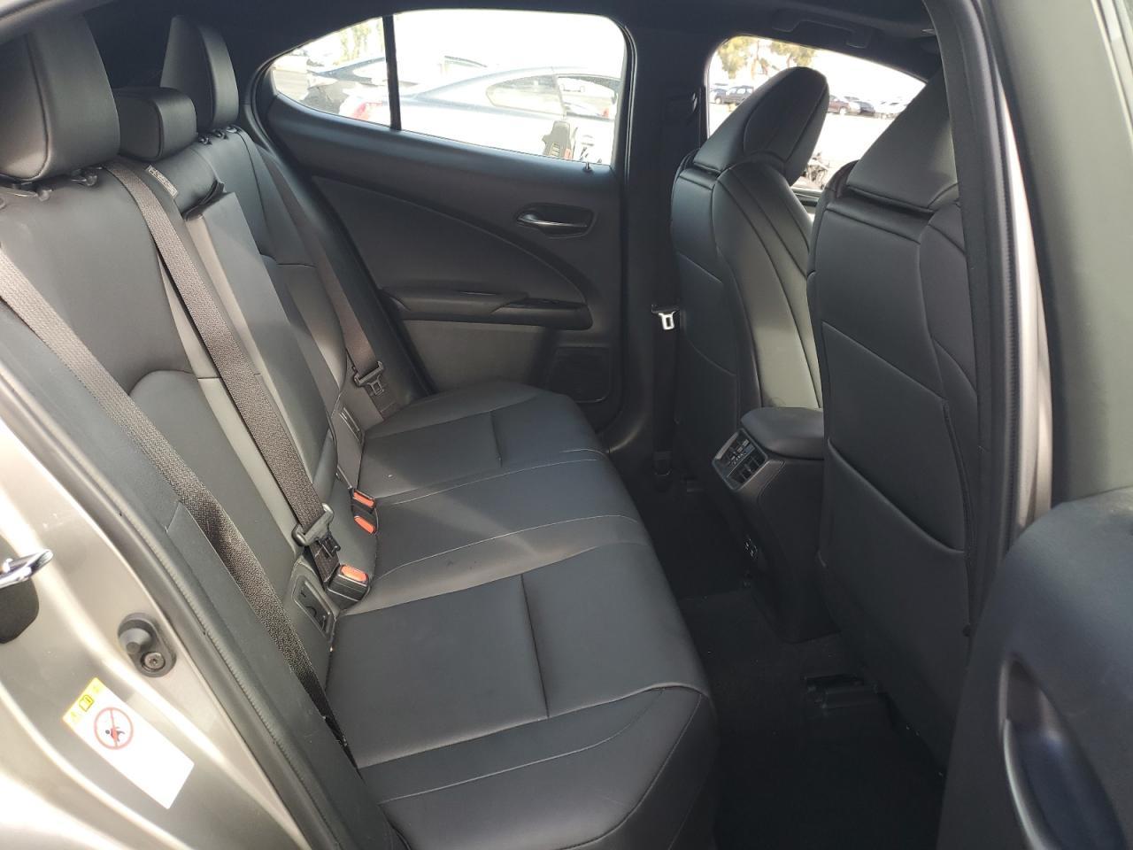 2019 LEXUS UX 200