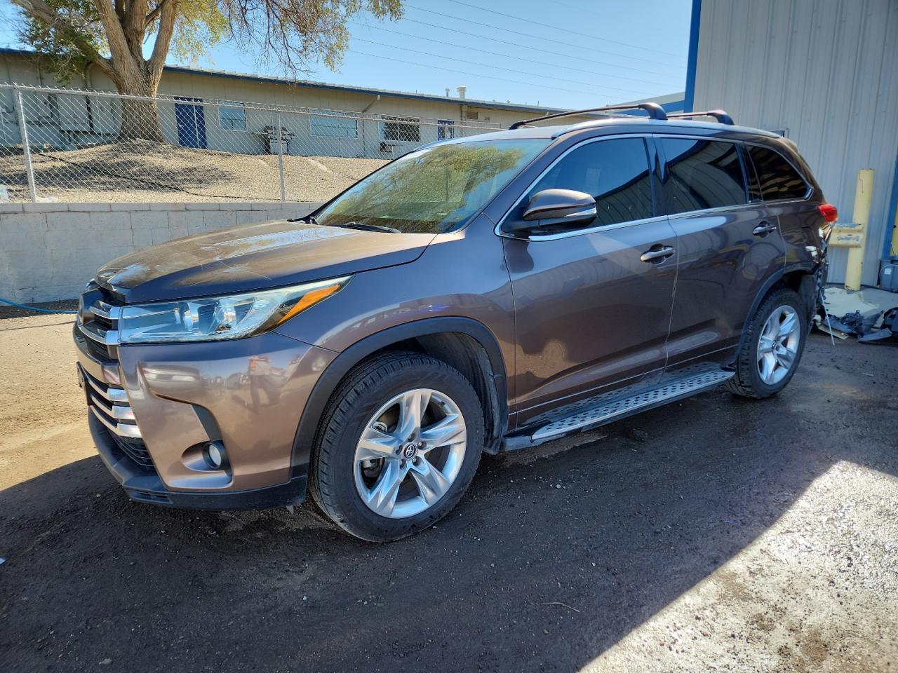 2017 TOYOTA HIGHLANDER