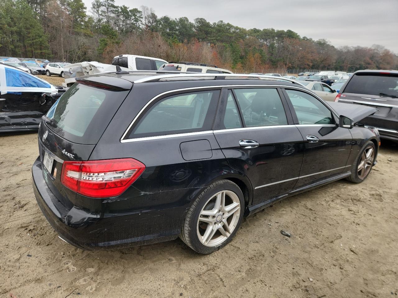 2011 MERCEDES-BENZ E-Class