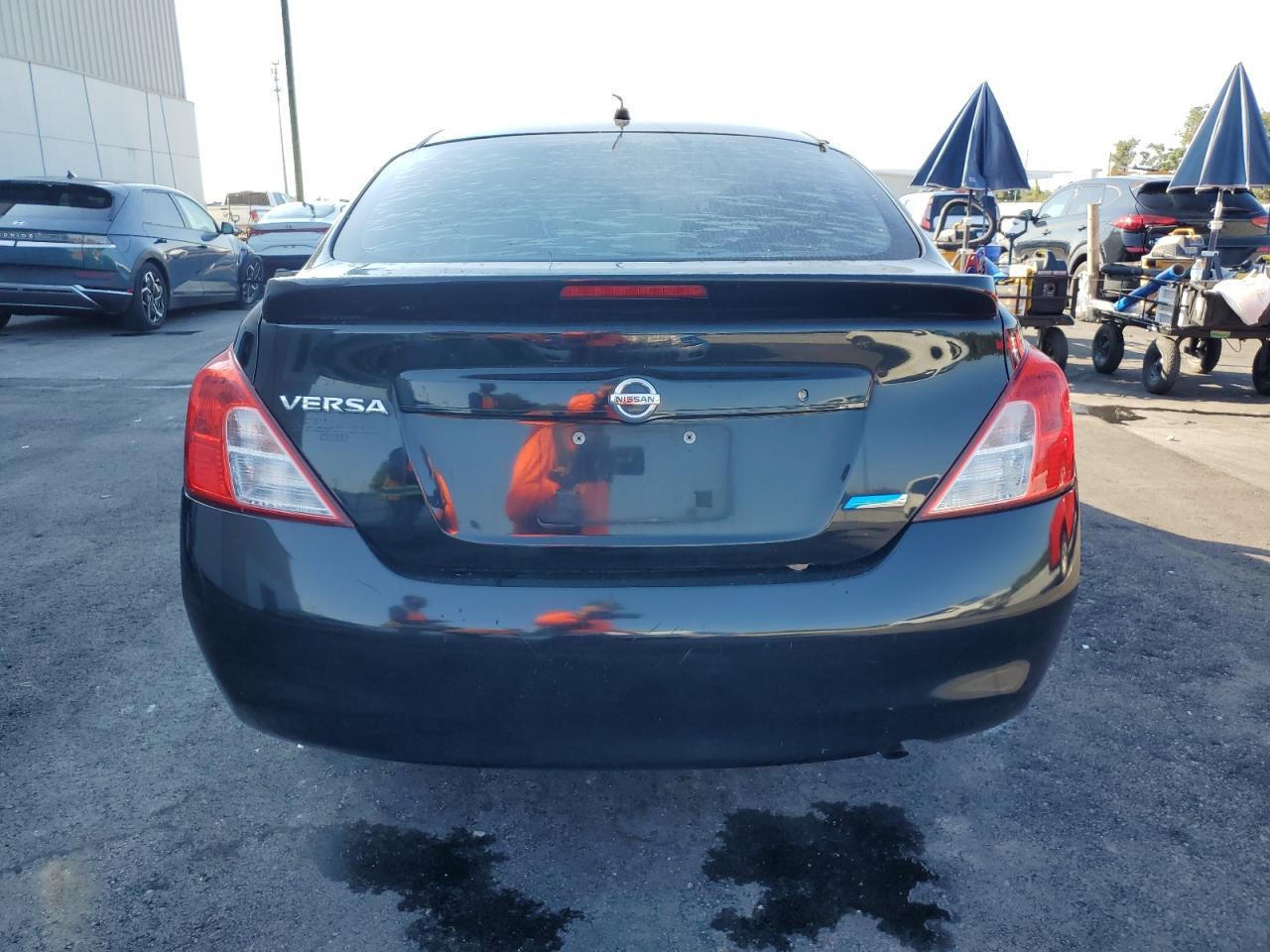 2013 NISSAN VERSA