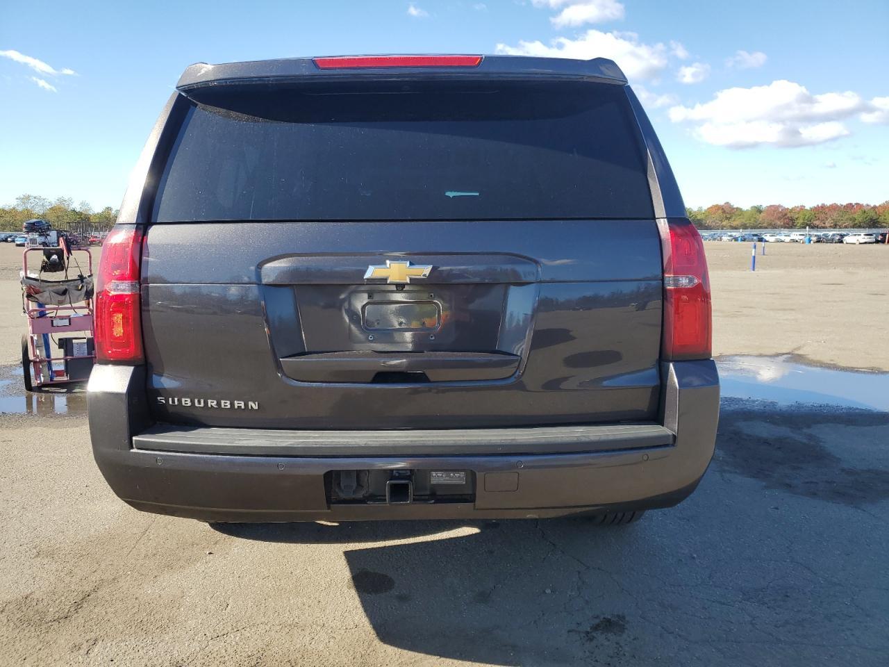 2018 CHEVROLET Suburban