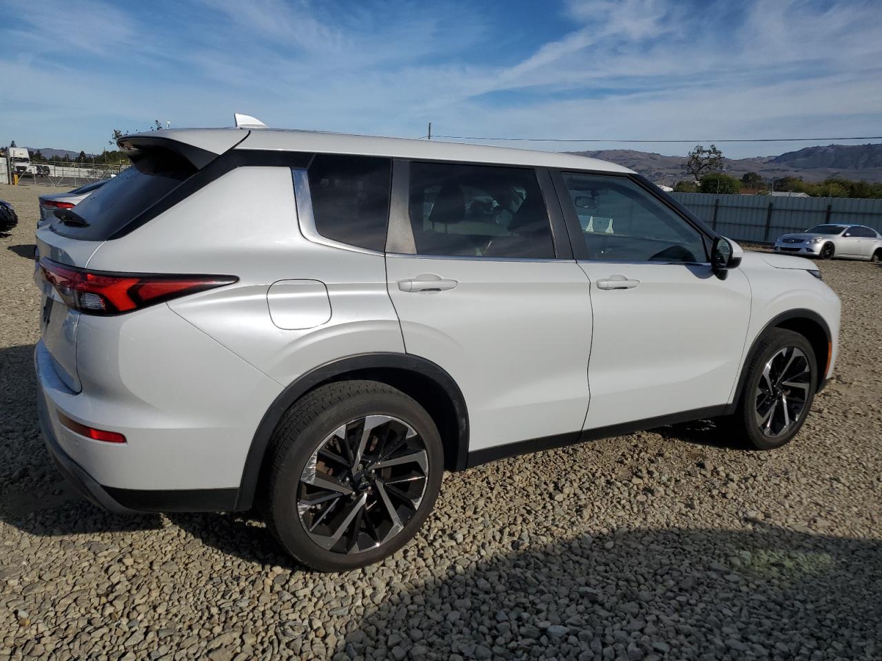2022 MITSUBISHI outlander