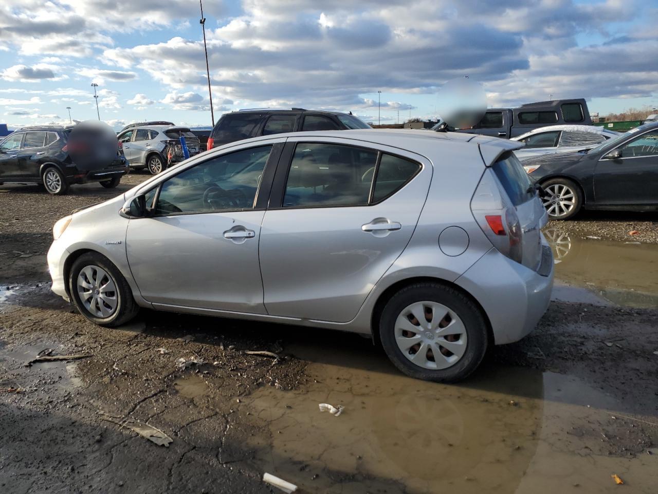 2013 TOYOTA Prius c