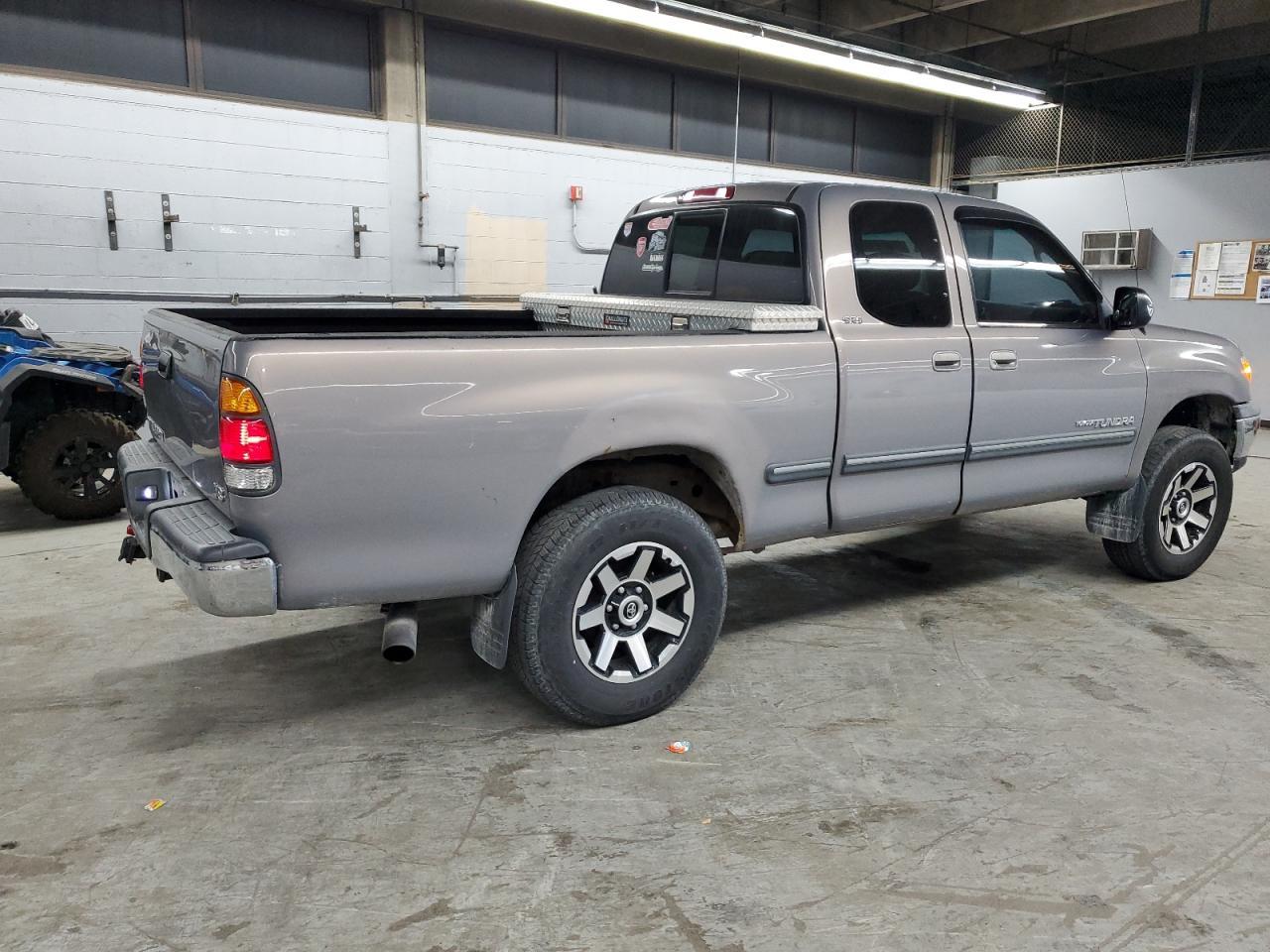 2000 TOYOTA TUNDRA