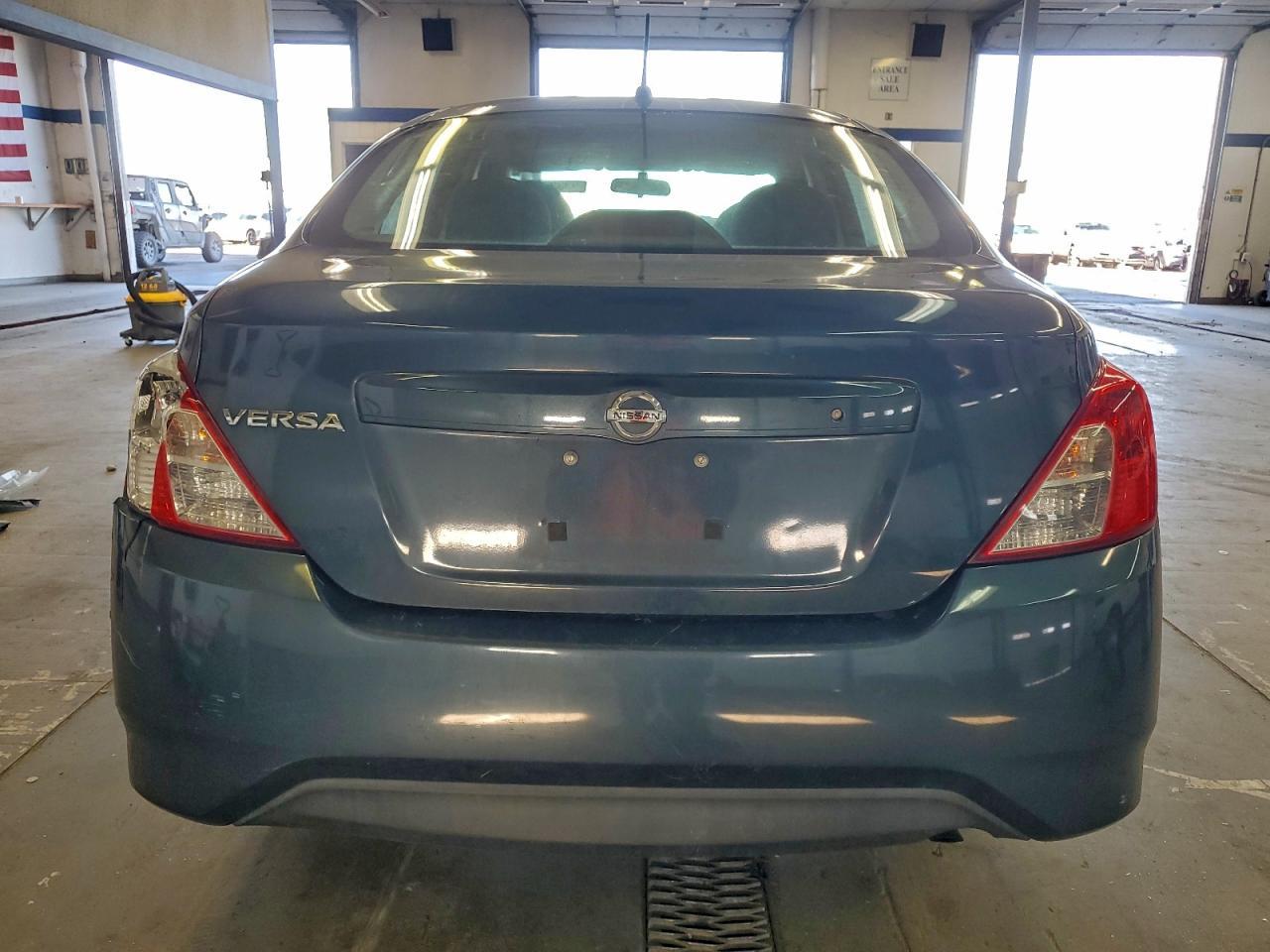 2016 NISSAN VERSA