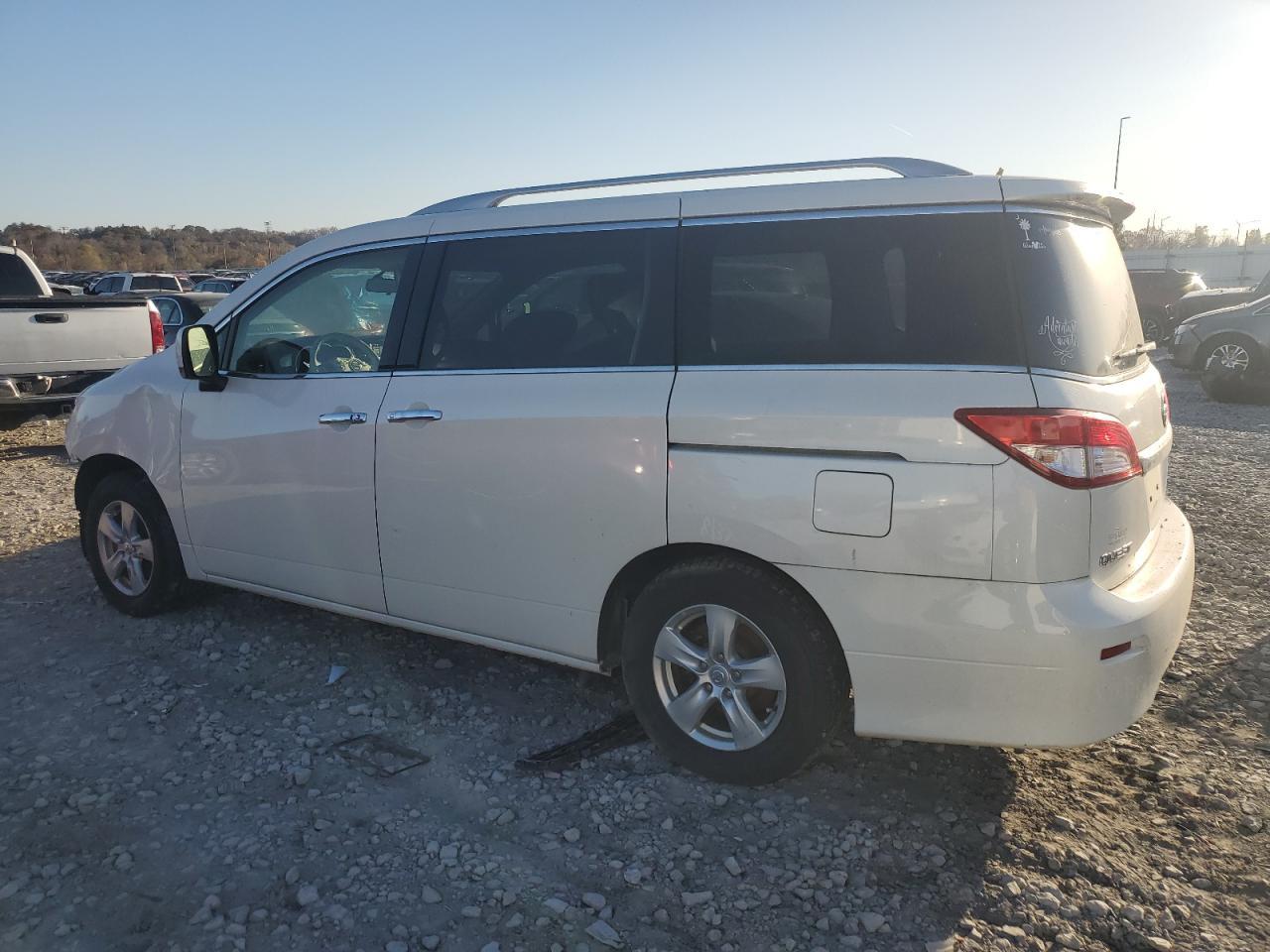 2017 NISSAN Quest