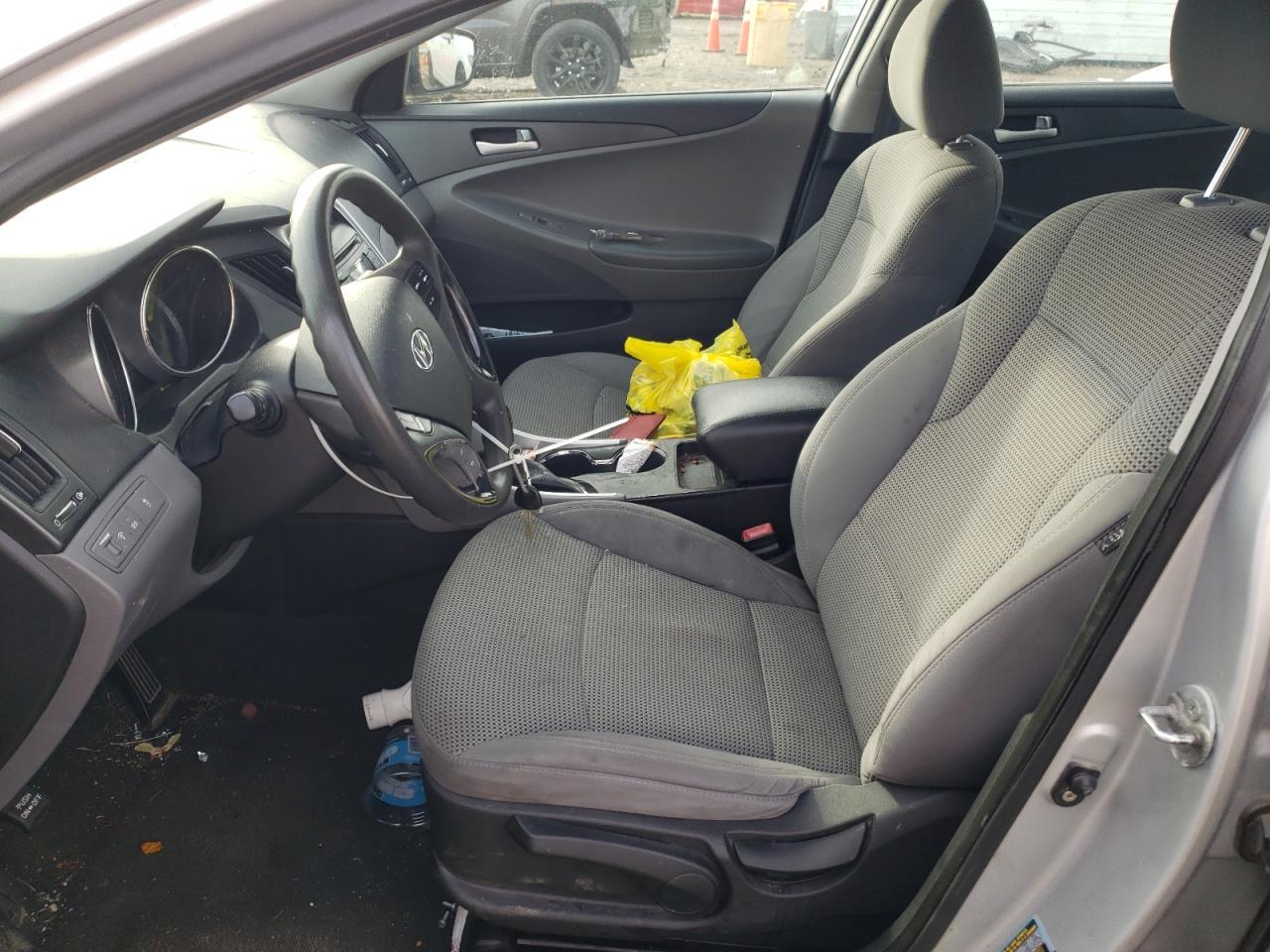 2011 HYUNDAI SONATA