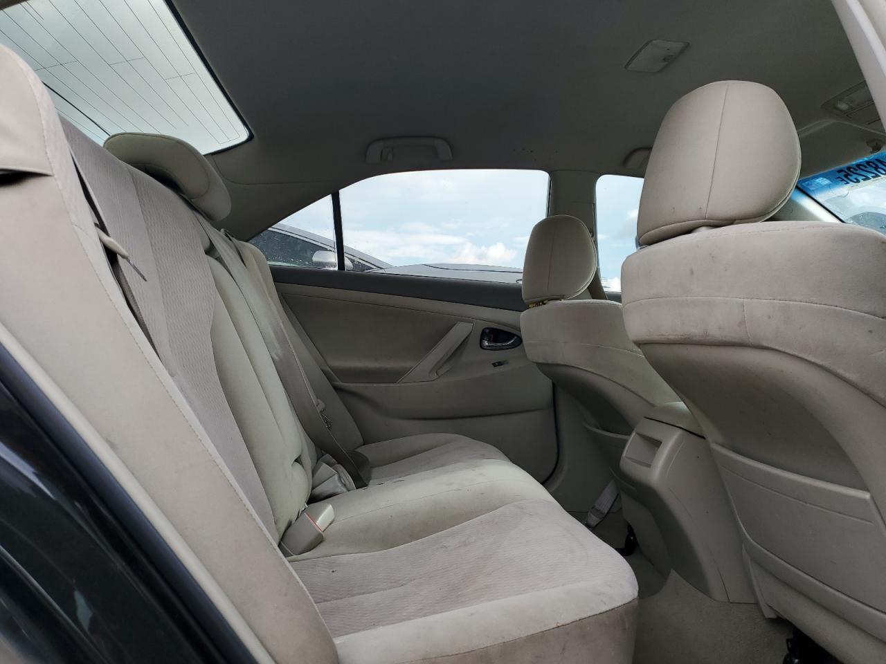 2011 TOYOTA CAMRY