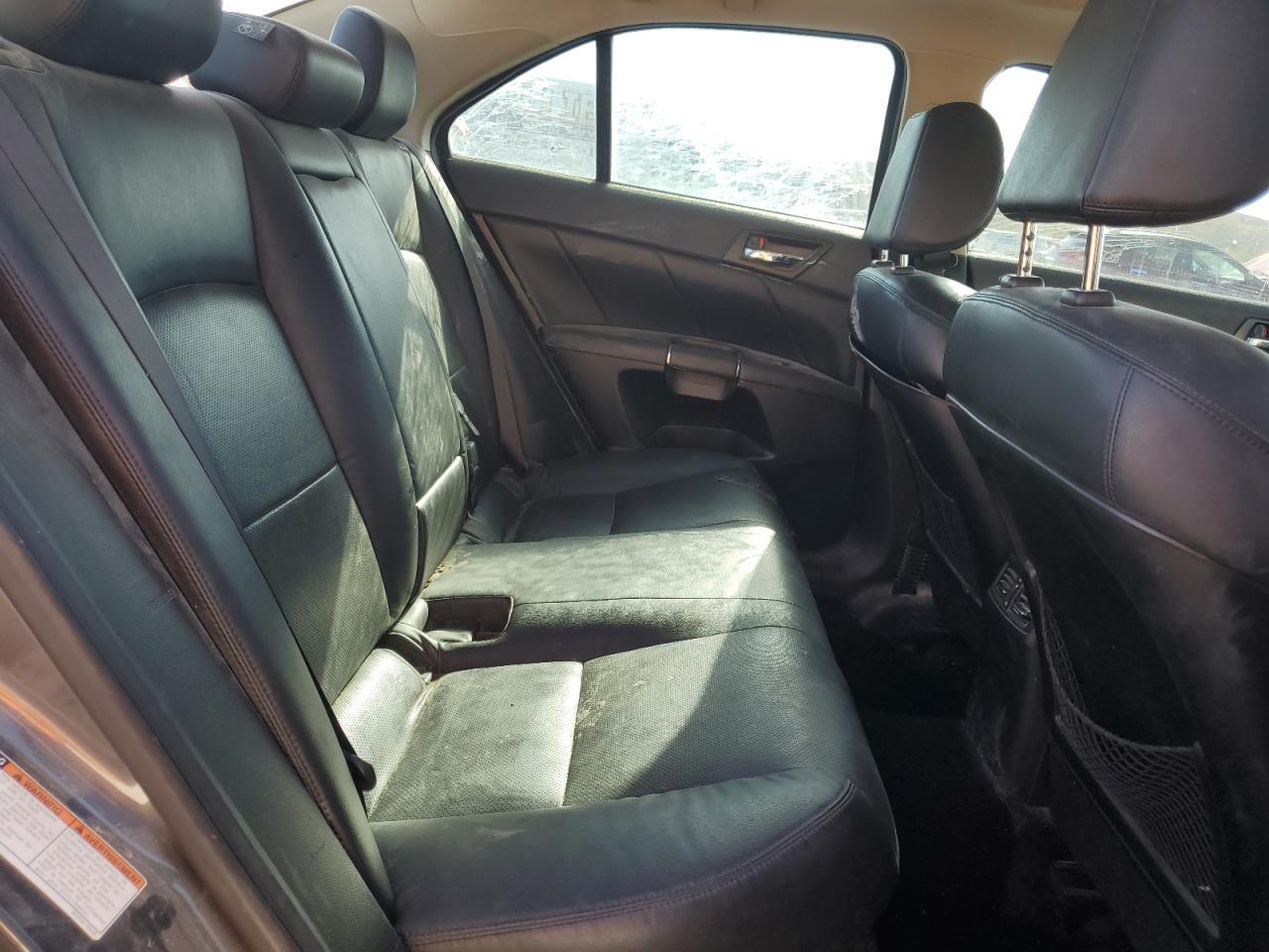 2010 SUZUKI Kizashi