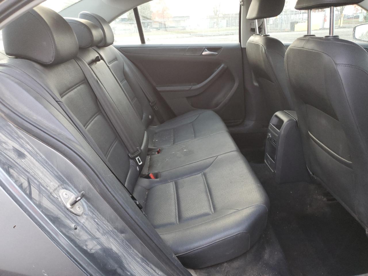 2011 VOLKSWAGEN JETTA