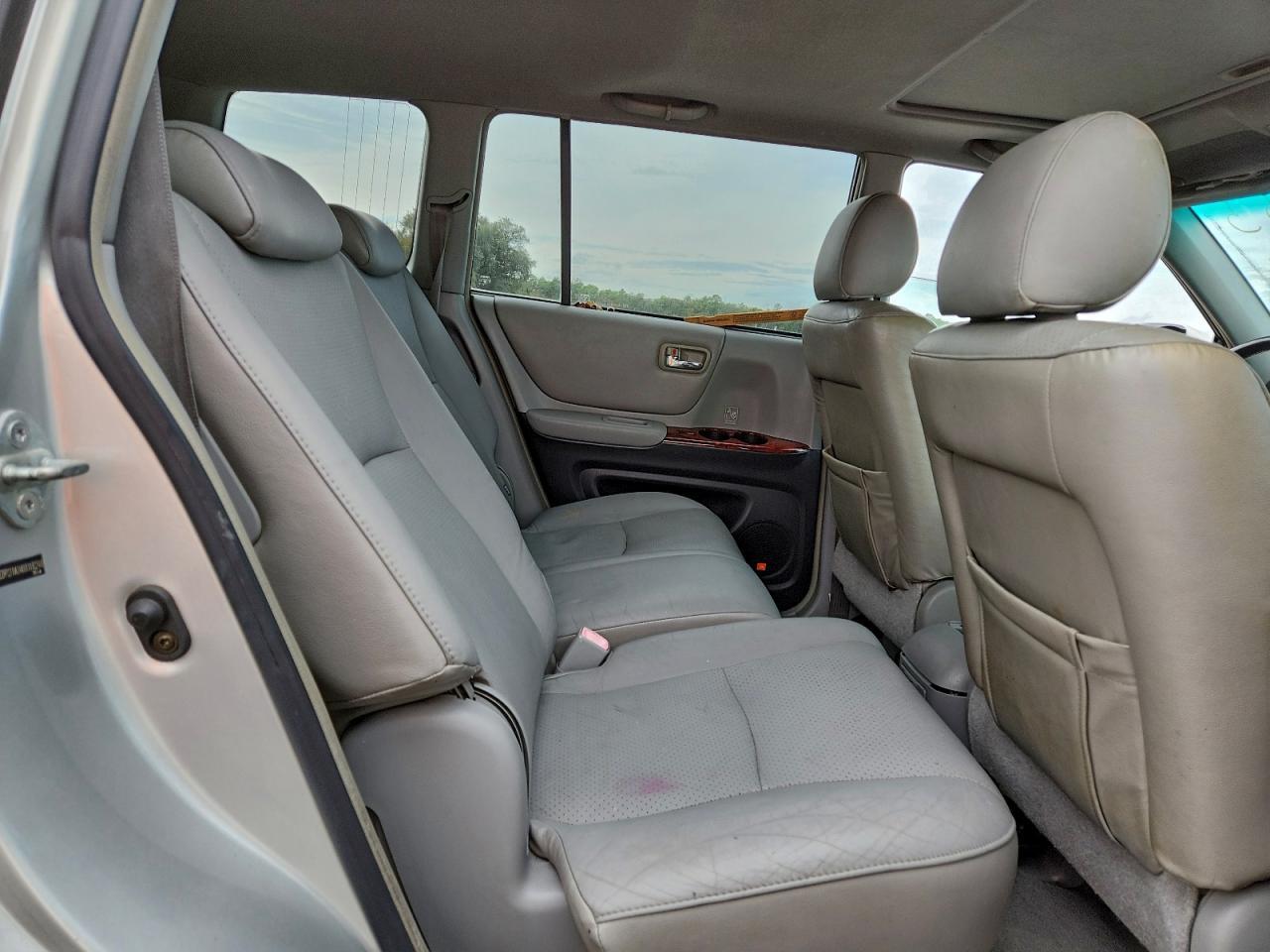 2004 TOYOTA HIGHLANDER