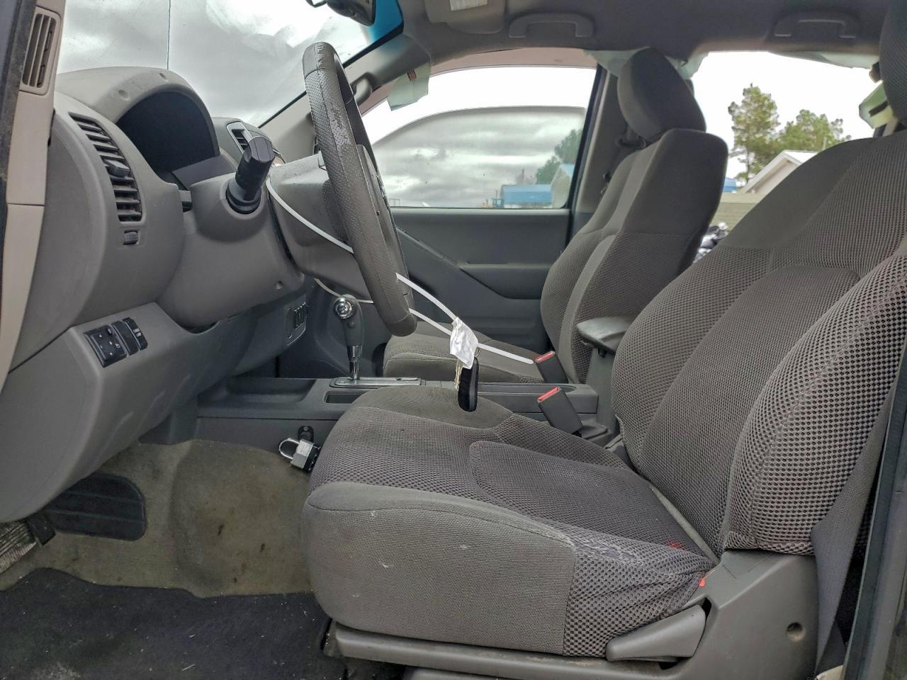2015 NISSAN Frontier