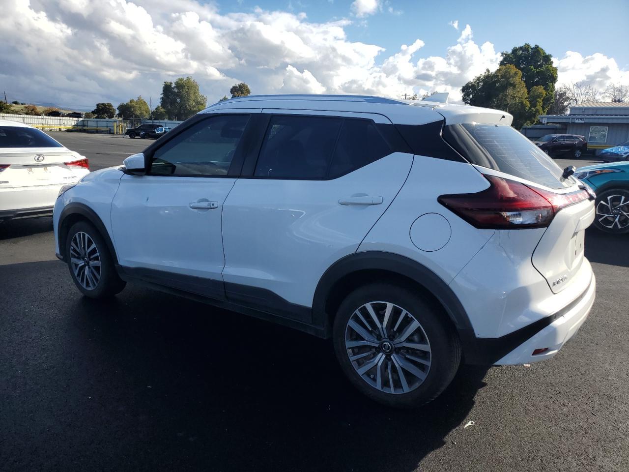 2021 NISSAN KICKS