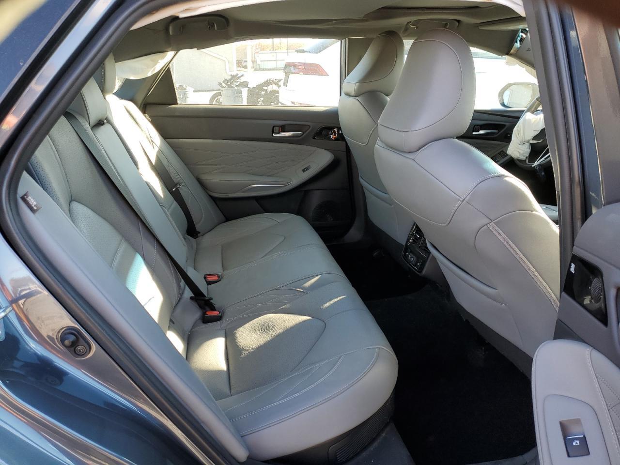 2020 TOYOTA Avalon