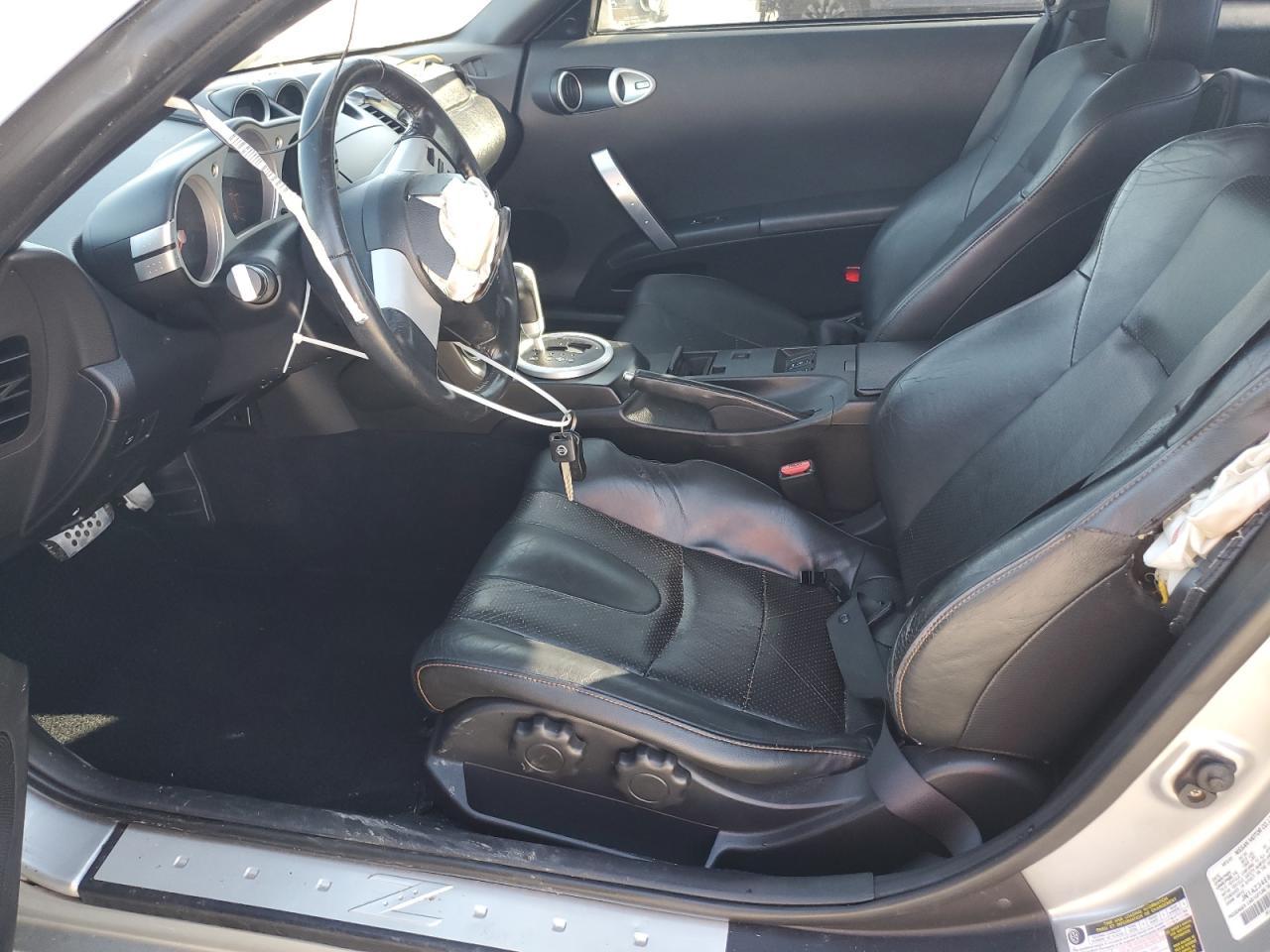 2004 NISSAN Z