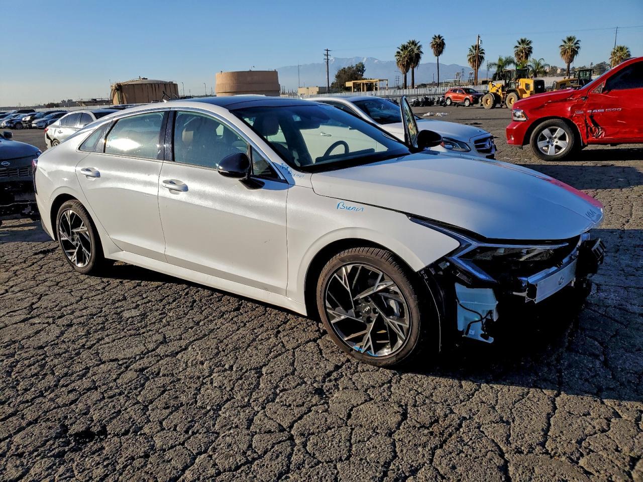 2025 KIA K5
